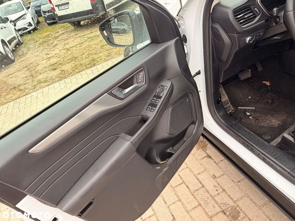 Ford Kuga 2.5 Duratec FHEV TITANIUM - 23