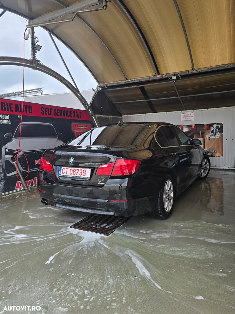 BMW Seria 5 520d Aut. Luxury Line - 10