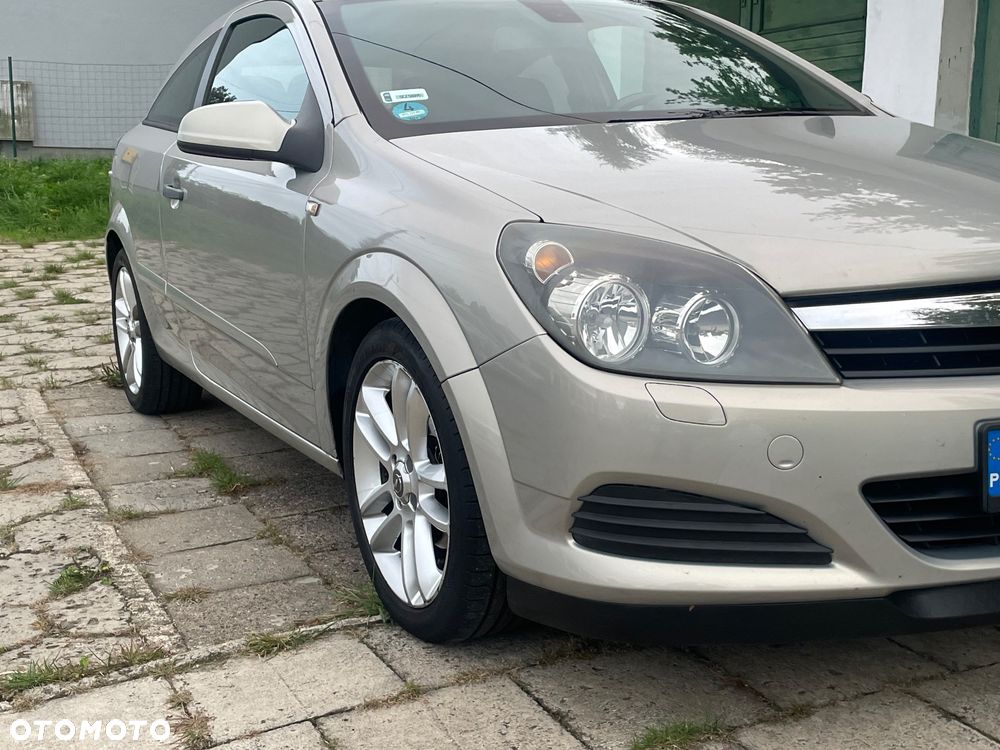 Opel Astra GTC 1.4 Cosmo - 15