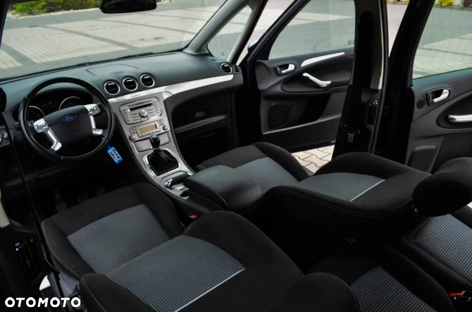 Ford Galaxy 2.0 Business Edition - 30