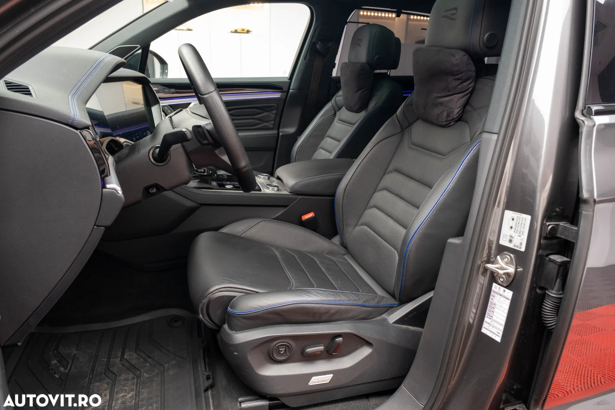 Volkswagen Touareg V6 TSI eHybrid PHEV R - 38