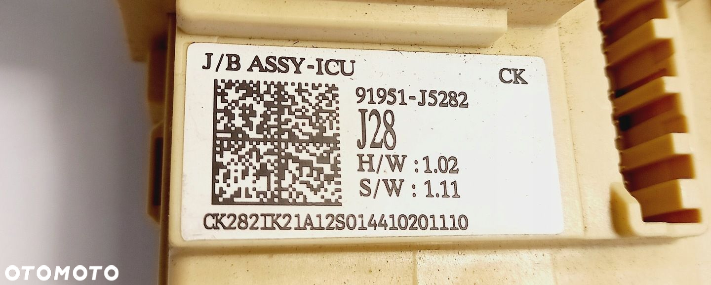 SKRZYNKA BEZPIECZNIKÓW MODUŁ ROZDZIELCZY KIA STINGER 3.3 AWD 91951-J5282 - 3