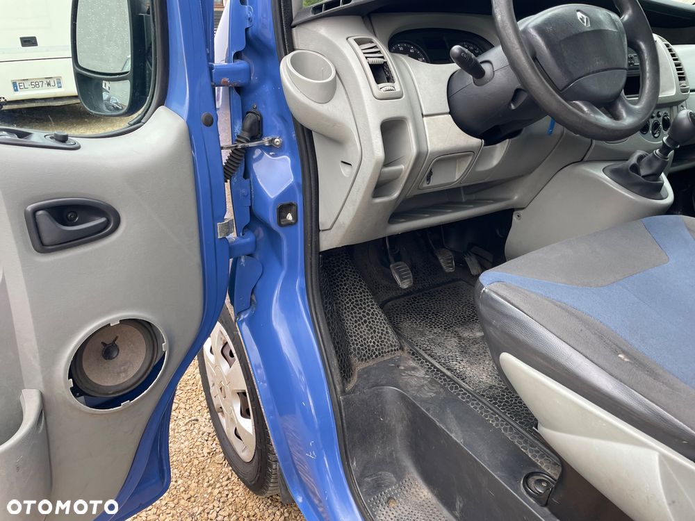 Renault Trafic - 23