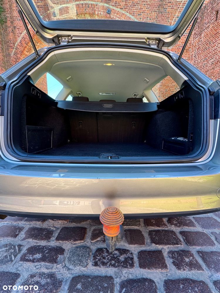 Volkswagen Passat - 24