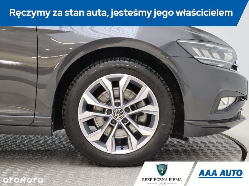 Volkswagen Passat - 17