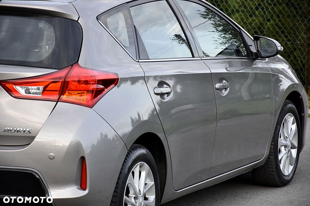 Toyota Auris 1.6 Executive - 12