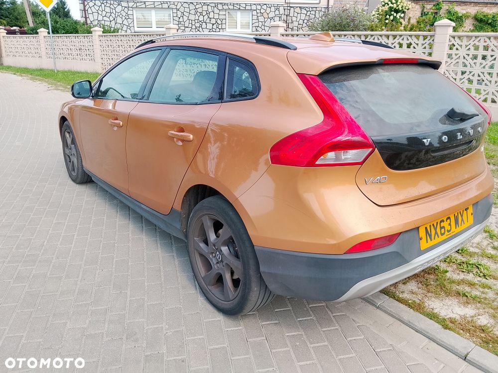 Volvo V40 Cross Country - 3