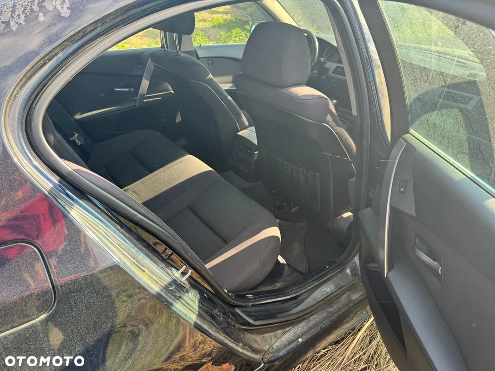 BMW Seria 5 525d Touring - 9