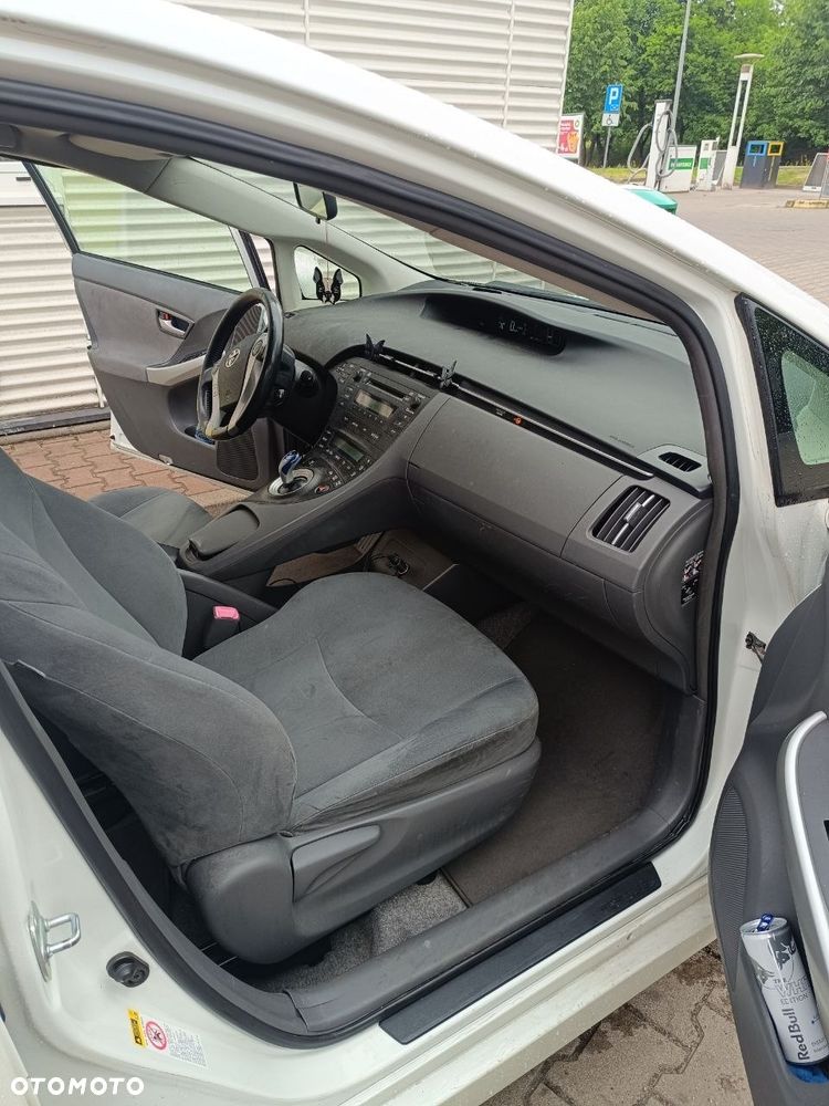 Toyota Prius - 5