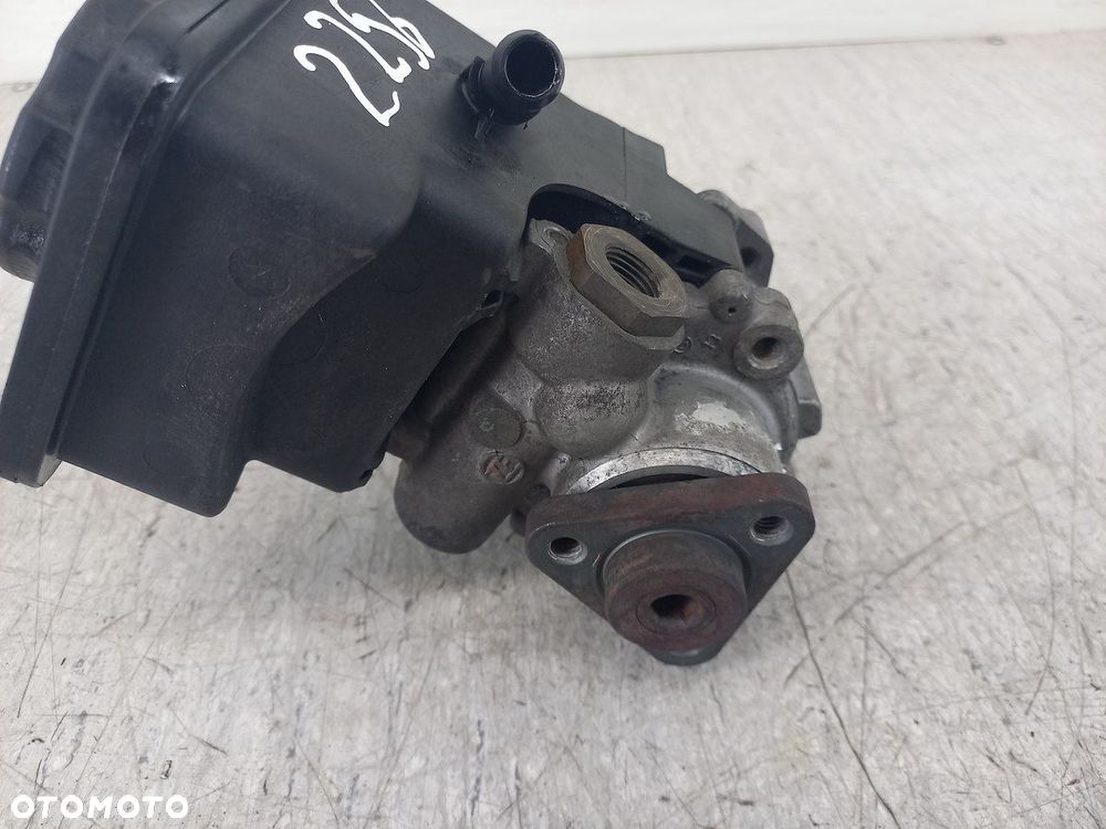 POMPA WSPOMAGANIA BMW E46 LIFT  2.0 D 318d - 5