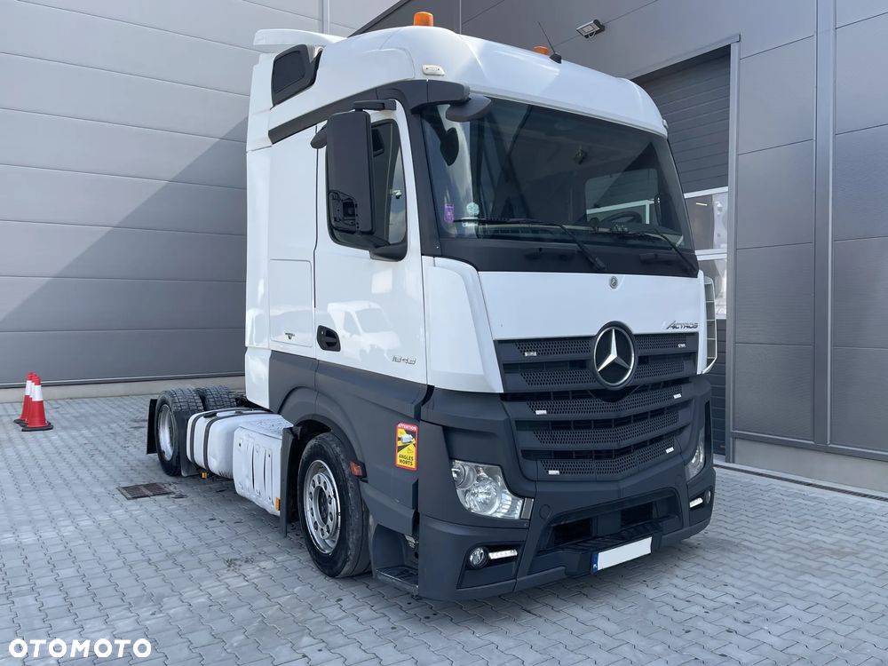 Mercedes-Benz Actros - 2