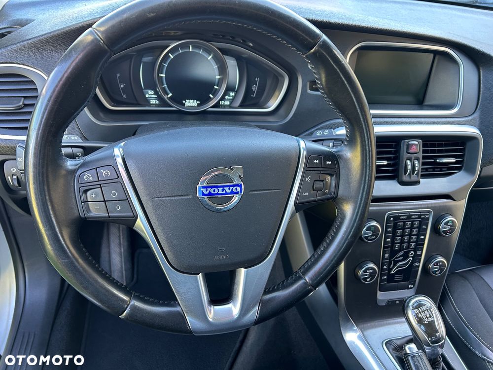 Volvo V40 D2 Momentum - 23