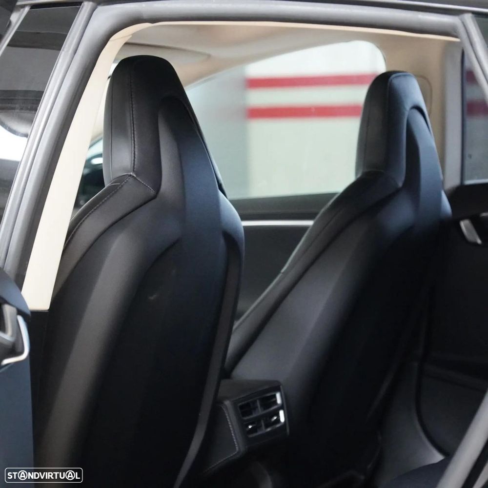 Tesla Model S 85 — fotografia 9