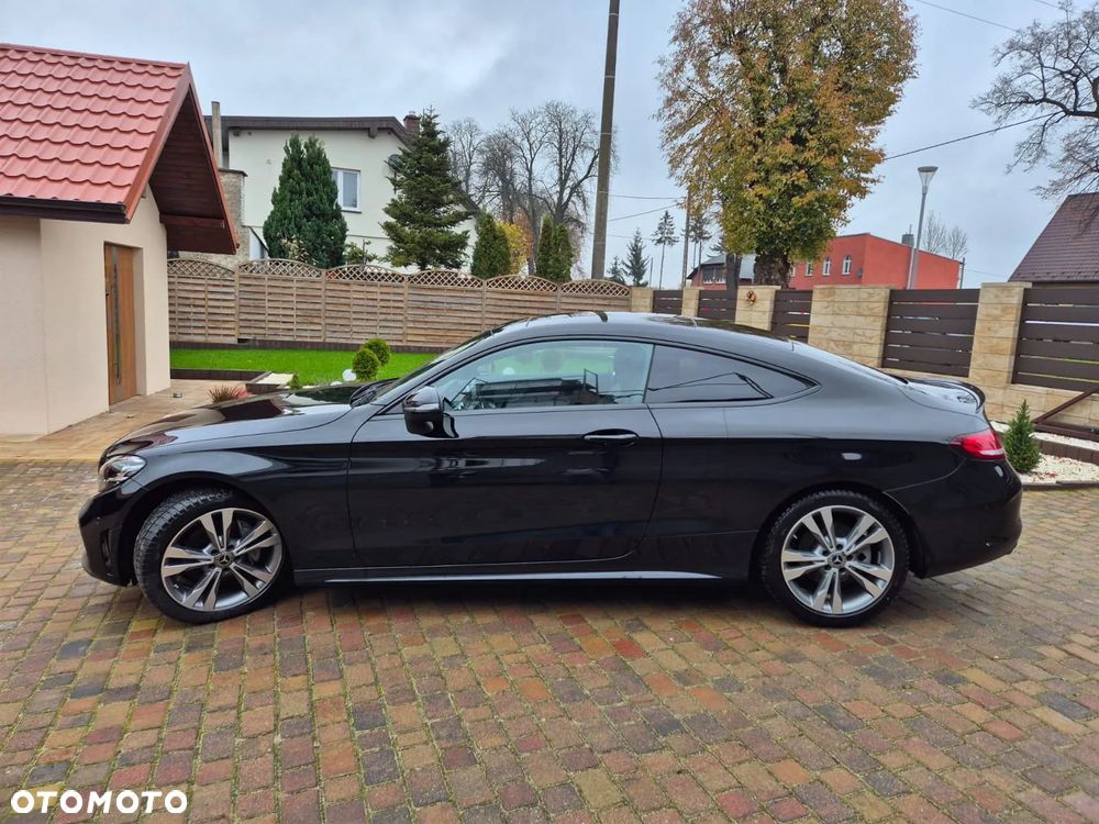 Mercedes-Benz Klasa C 200 Coupe 4Matic 9G-TRONIC AMG Line - 3