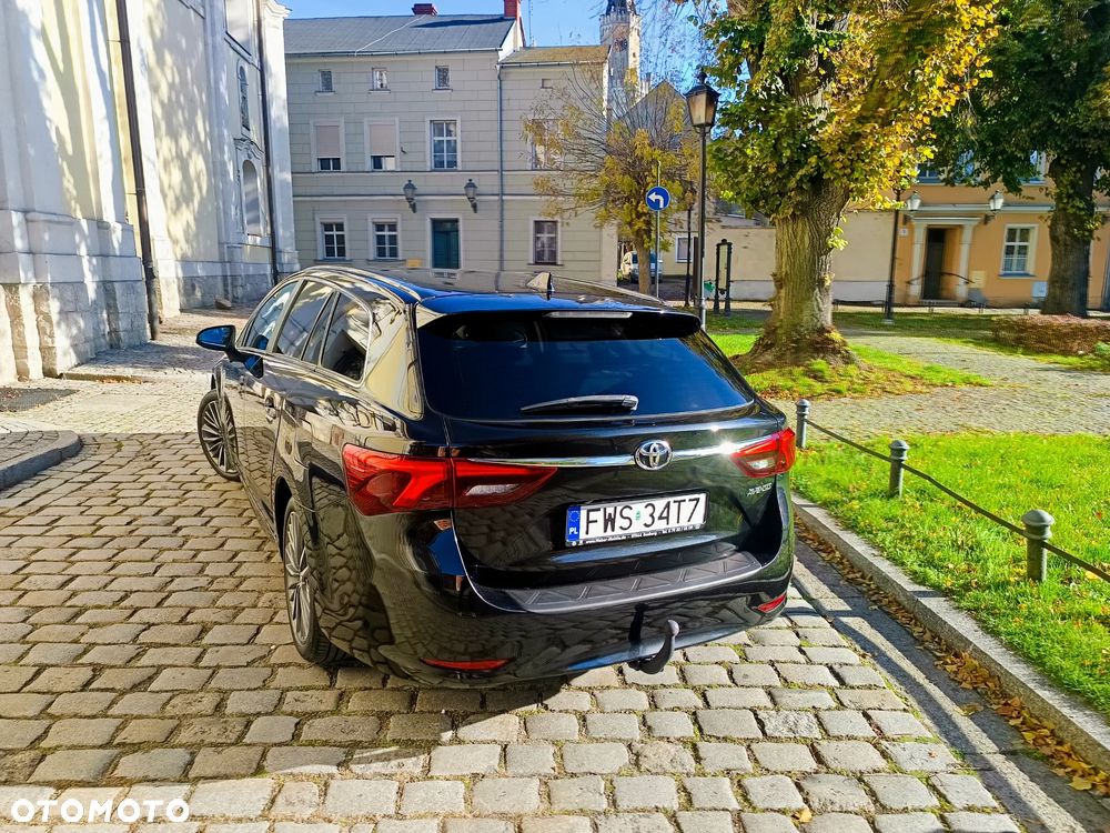 Toyota Avensis 1.8 Premium - 20