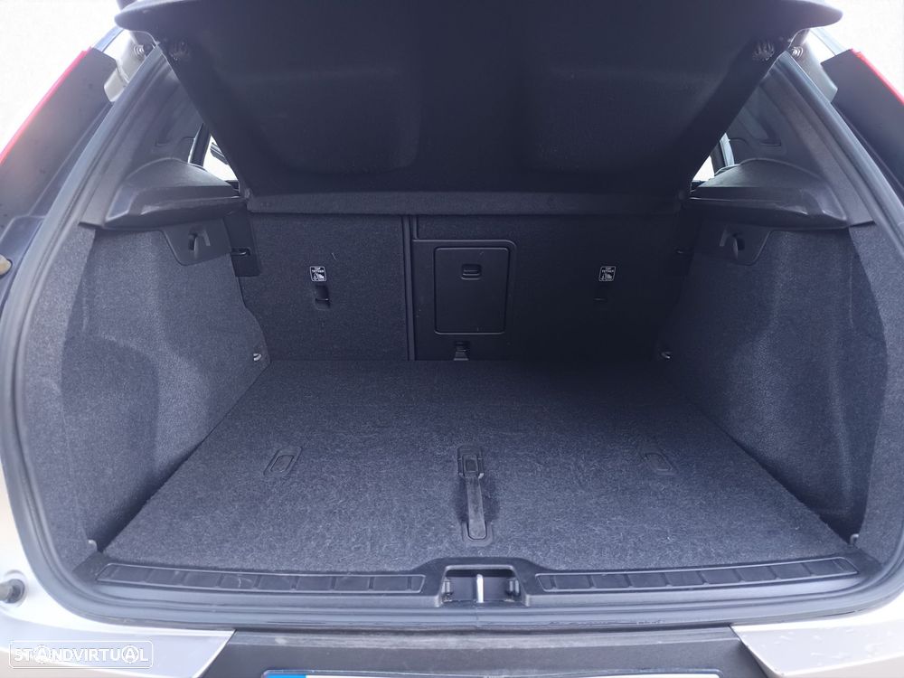 Volvo XC 40 Recharge Plus - 22