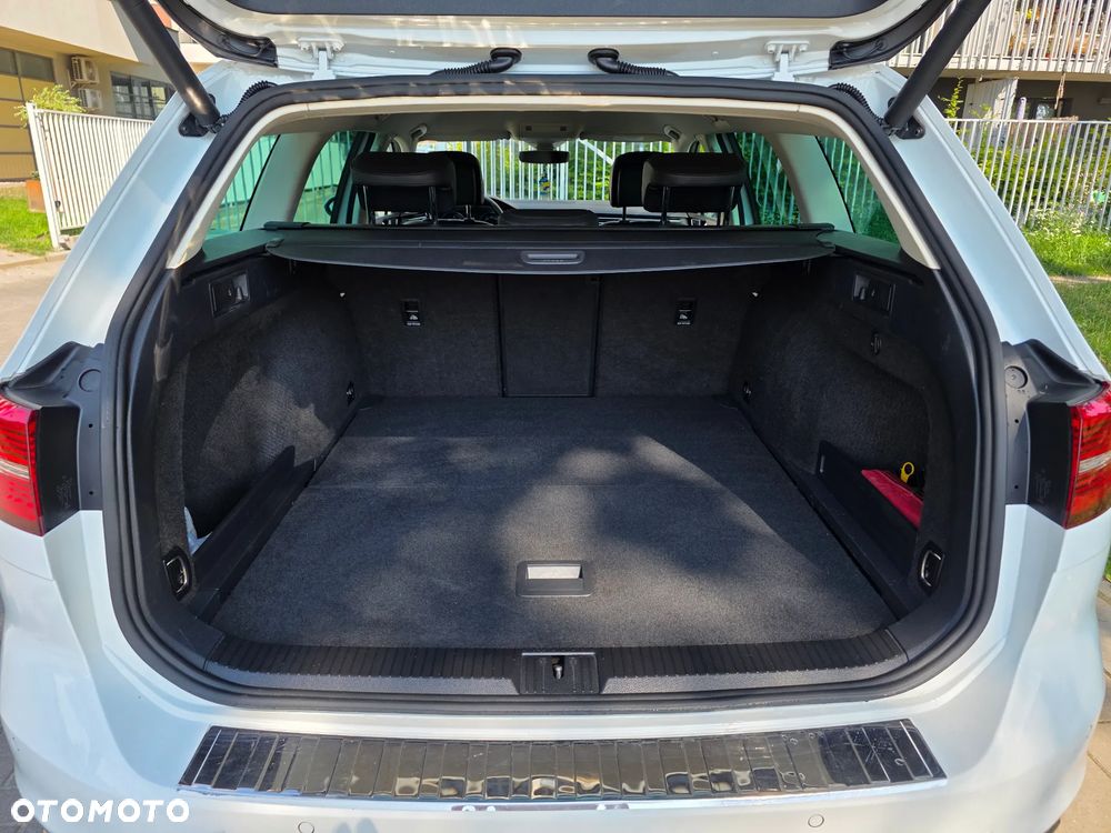 Volkswagen Passat 2.0 TDI BMT Highline - 32