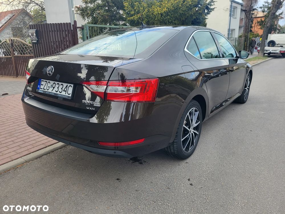 Skoda Superb 2.0 TDI 4x4 Ambition - 3