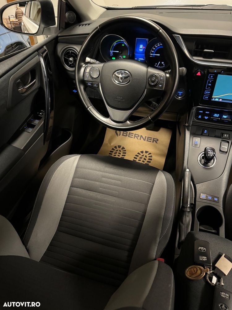 Toyota Auris 1.8 VVT-i Hybrid Automatik Touring Sports Team Deutschland - 11