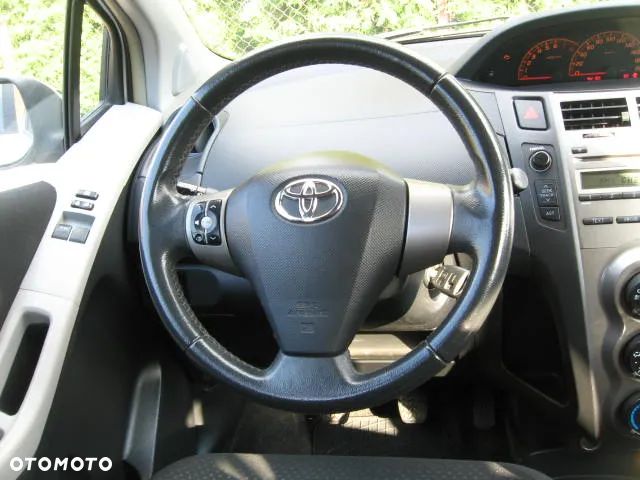 Toyota Yaris 1.33 Luna - 12