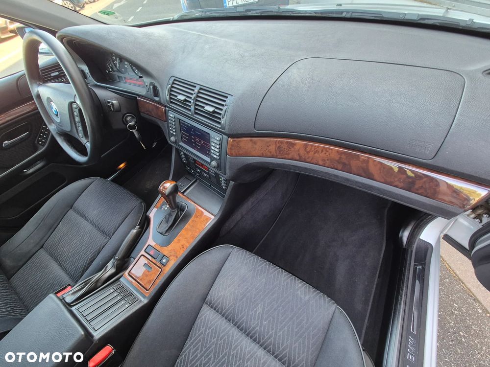 BMW Seria 5 525i - 9
