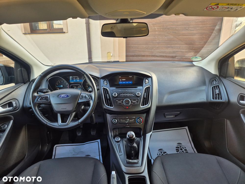 Ford Focus 1.6 Ambiente - 31