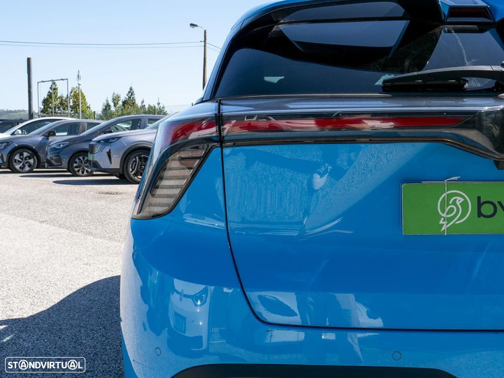 MG MG4 64 kWh Luxury - 12