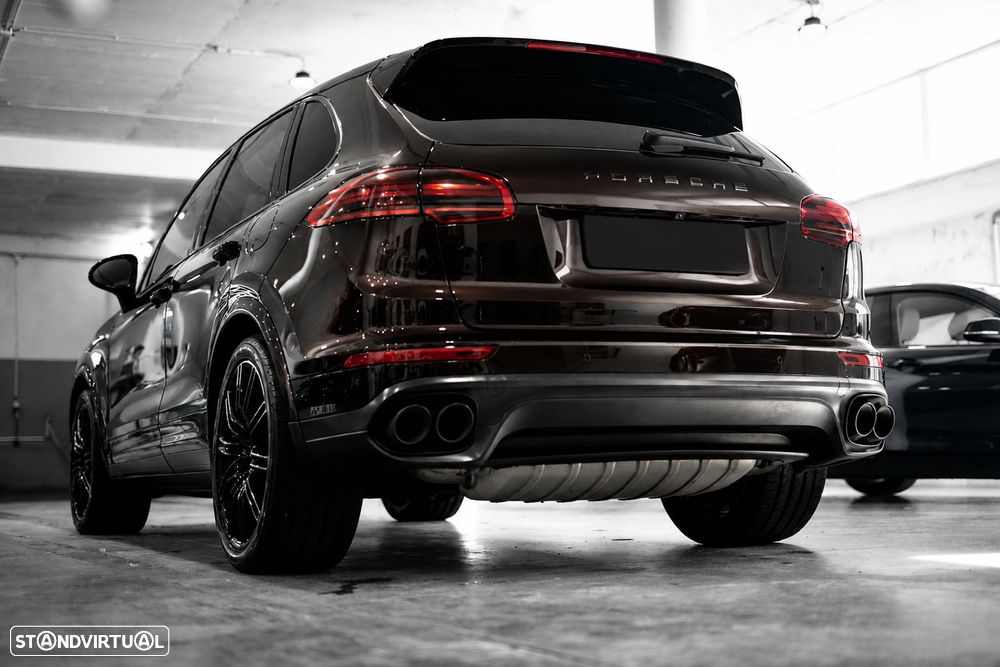 Porsche Cayenne S - 4