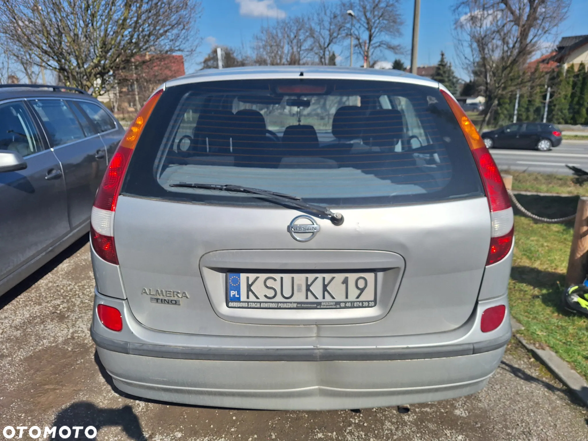 Nissan Almera Tino - 4