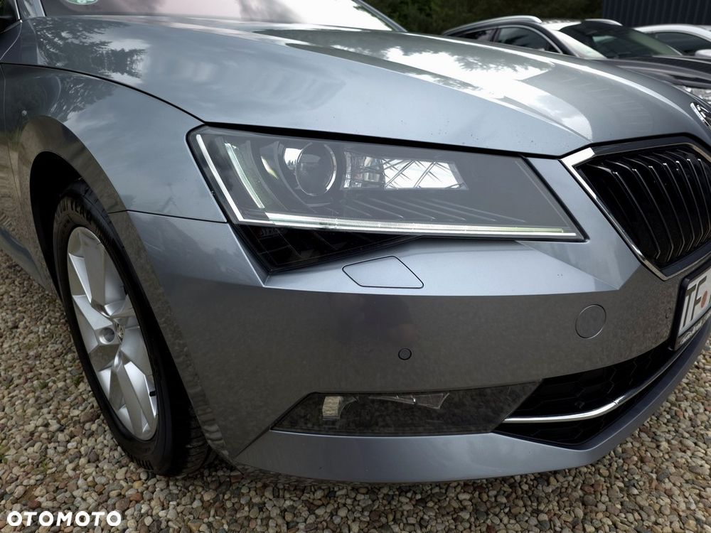 Skoda Superb 2.0 TDI Style - 25
