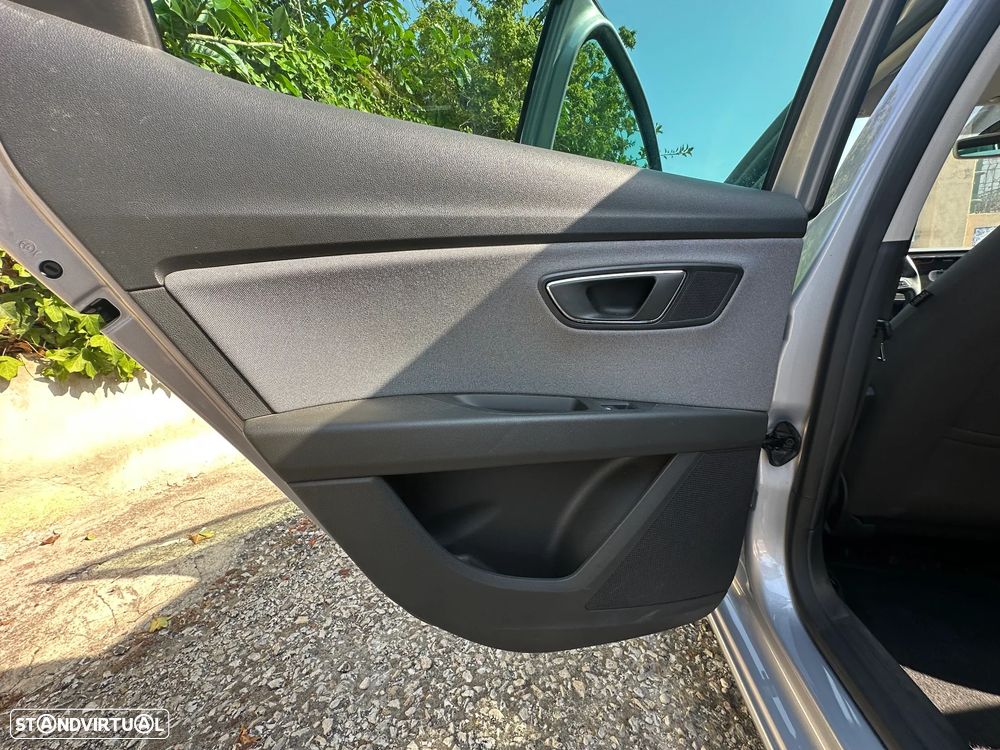 SEAT Leon 1.0 EcoTSI Style S/S — fotografia 24