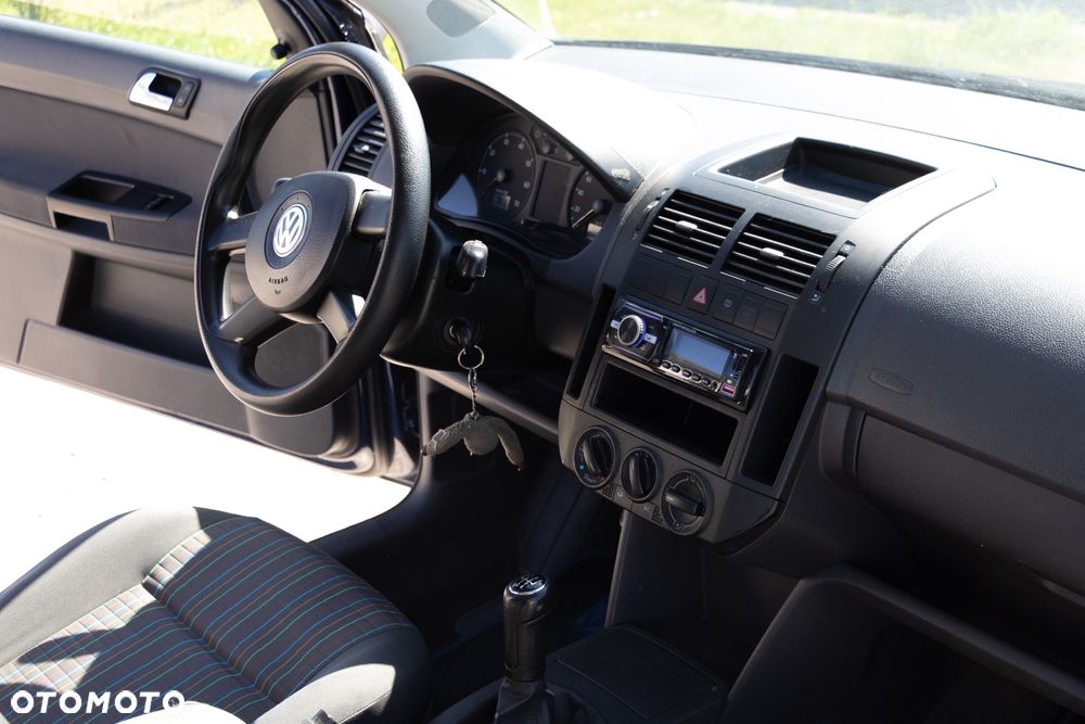 Volkswagen Polo - 2