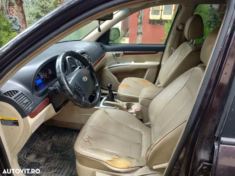 Hyundai Santa Fe 2.2 DSL VGT 5 SEATS 4WD STD - 5