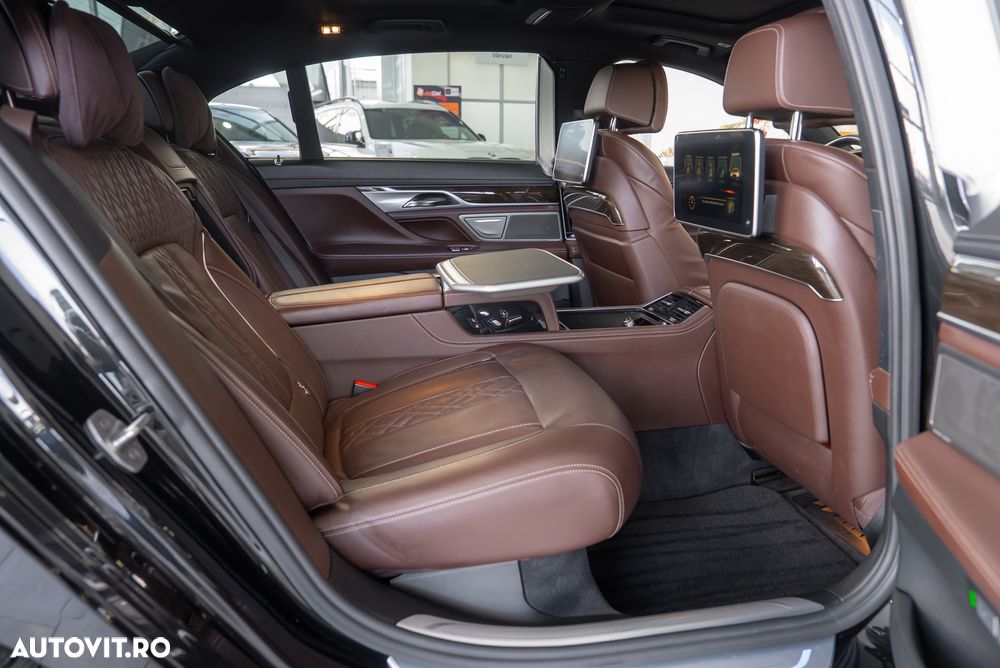 BMW Seria 7 740Le iPerformance - 27