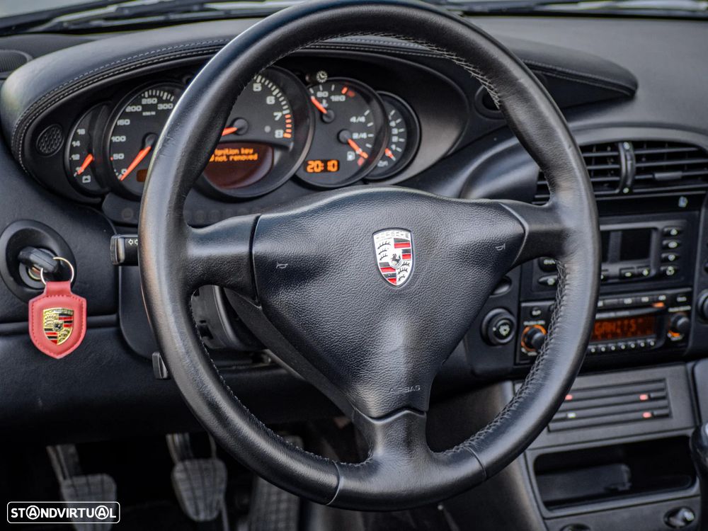 Porsche 911 (996) Carrera Cabrio - 26