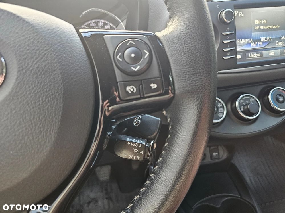 Toyota Yaris 1.5 Premium - 14