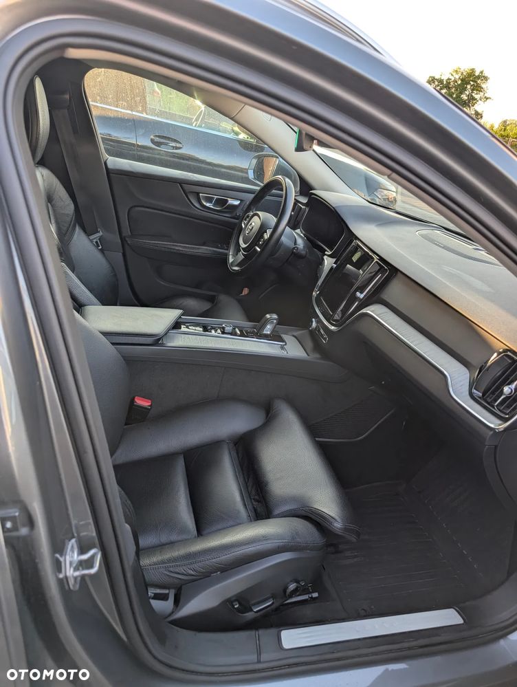 Volvo V60 Cross Country - 15