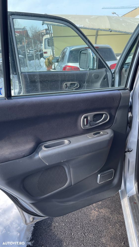 Mitsubishi Pajero Sport 2.5 TD GLS - 8