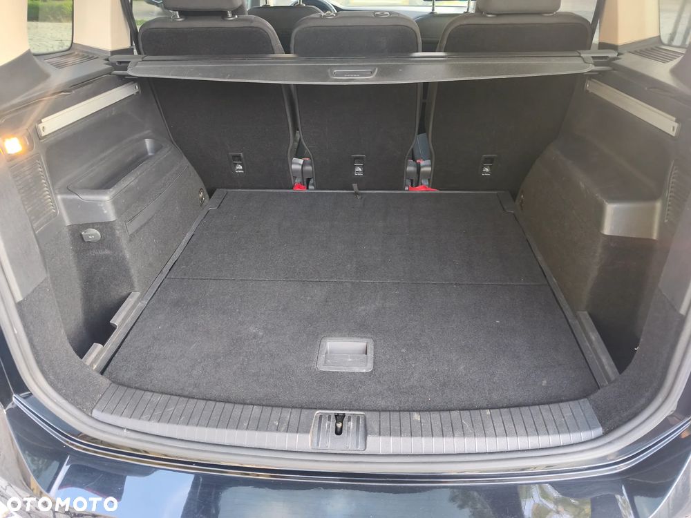 Volkswagen Touran - 14