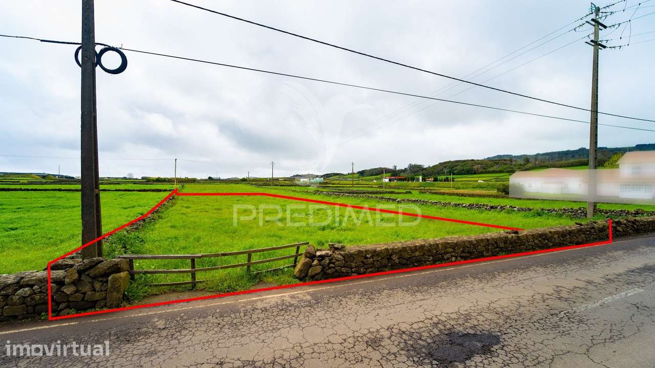Terreno Plano com Excelente Localização Entre as Duas Cidades da il... - Grande imagem: 5/5