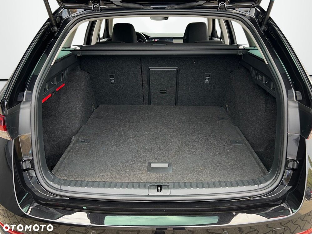 Skoda Octavia 2.0 TDI 4x4 Scout DSG - 11