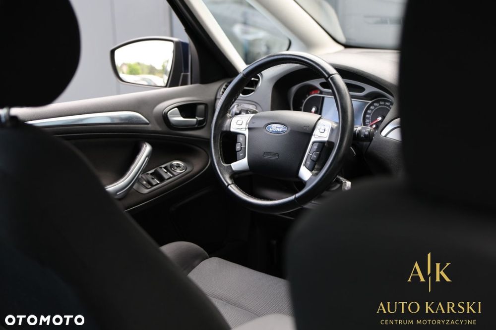Ford S-Max - 32