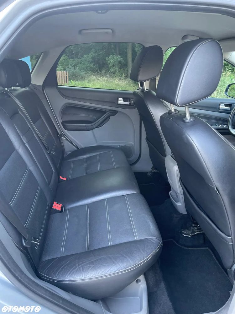Ford Focus 1.8 FF Platinium X - 12