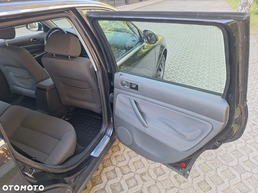 Volkswagen Passat 1.9 TDI Comfortline - 16