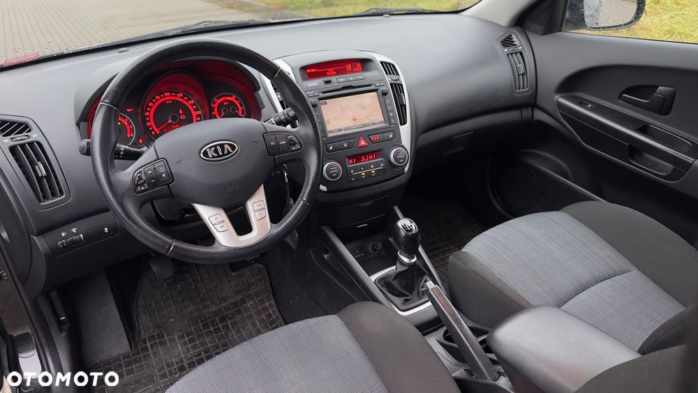 Kia Ceed 1.6 CVVT LX - 32