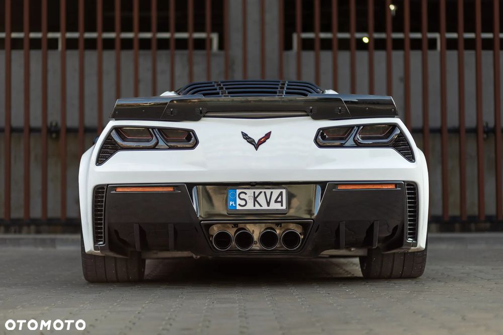 Chevrolet Corvette - 18