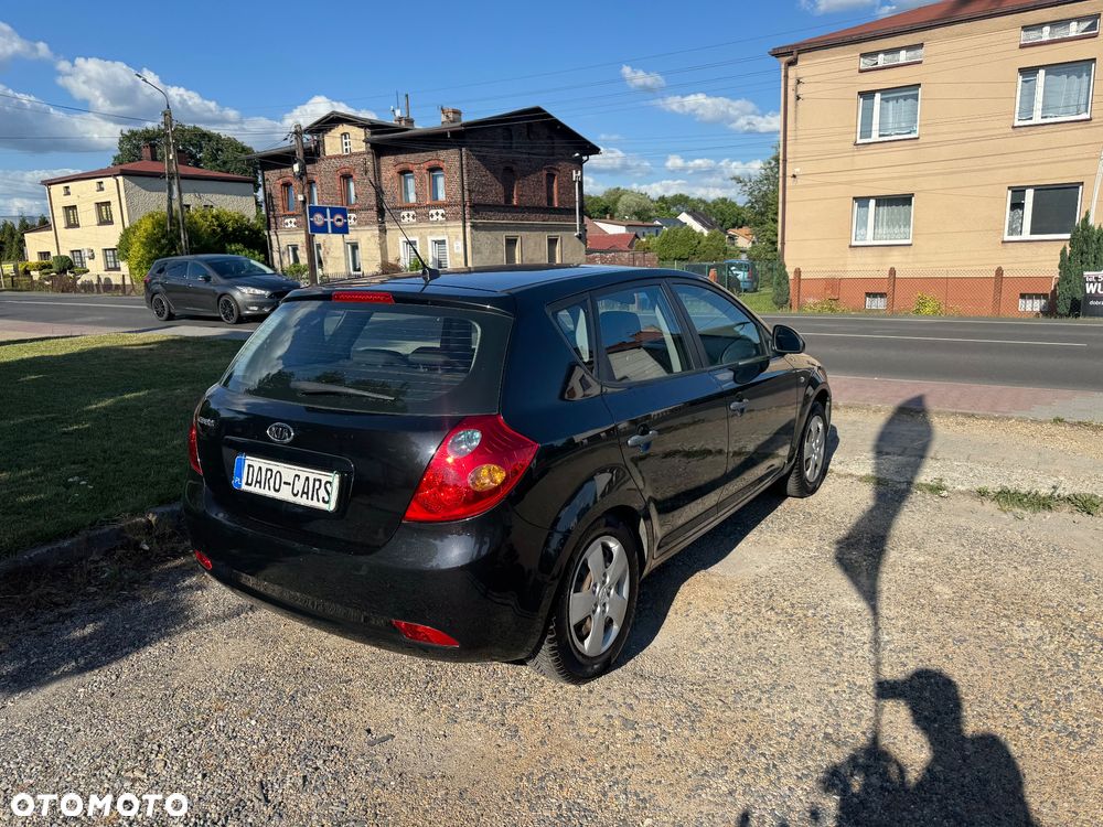 Kia Ceed - 4