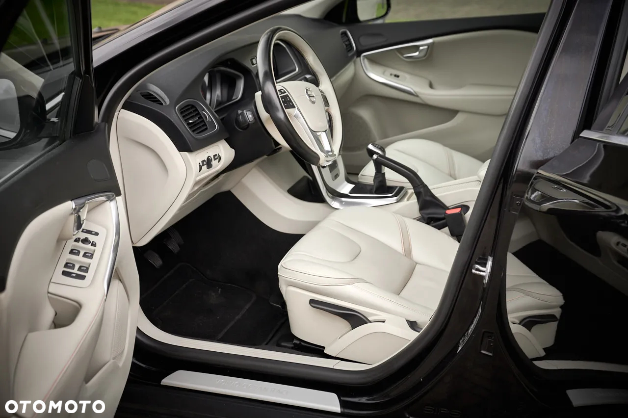 Volvo V40 Cross Country D2 Drive-E Ocean Race - 19