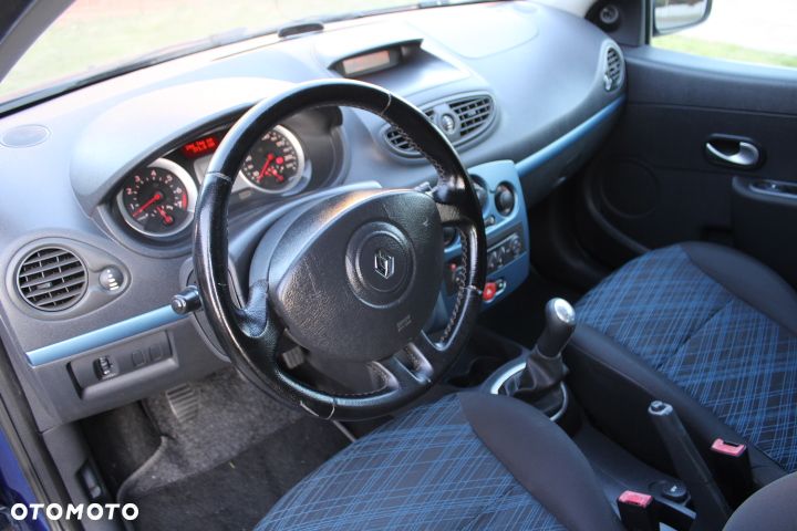 Renault Clio - 9