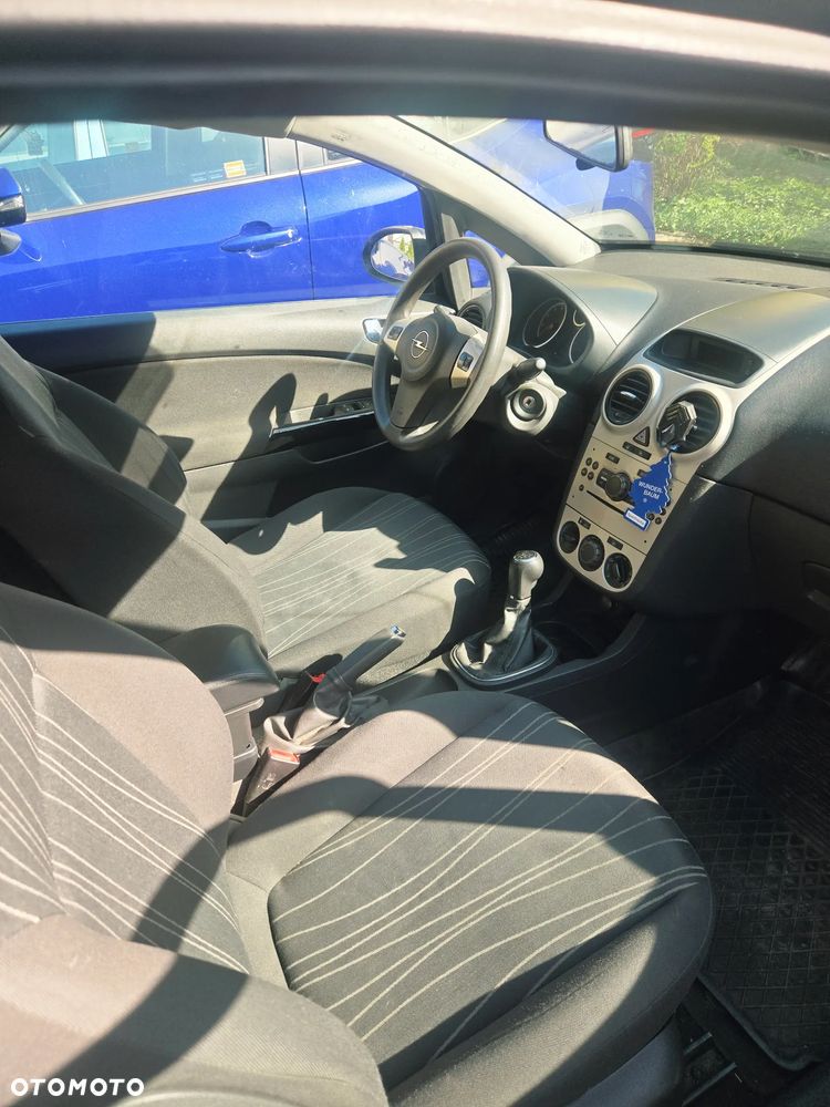 Opel Corsa 1.2 16V Enjoy - 4